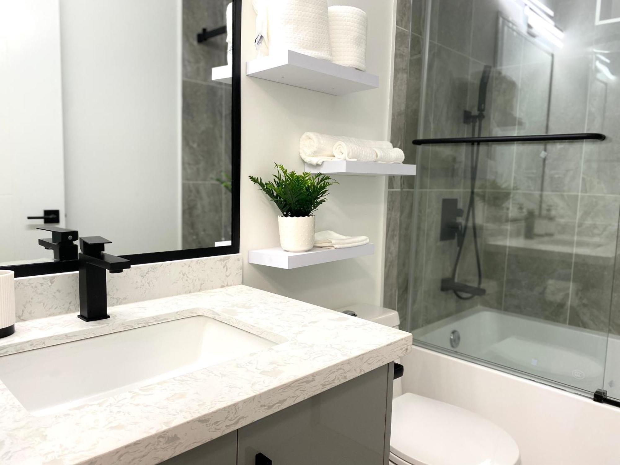 Апартаменти Modern And New House Near Pne With Big Garden And Free Parking Ванкувер Екстер'єр фото