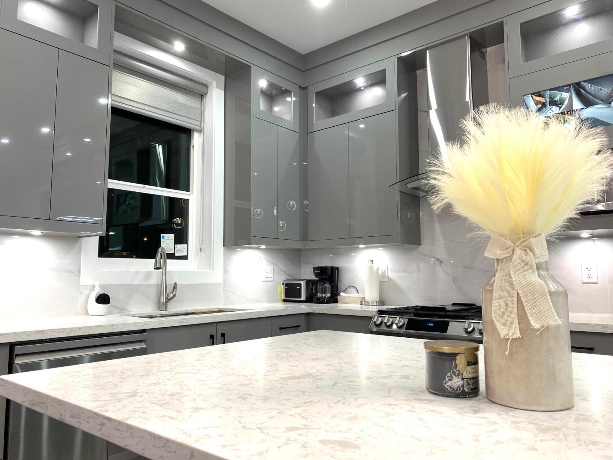Апартаменти Modern And New House Near Pne With Big Garden And Free Parking Ванкувер Екстер'єр фото